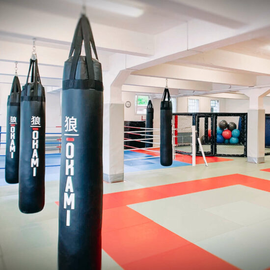 Sandsäcke im Gym von Combat Club Cologne